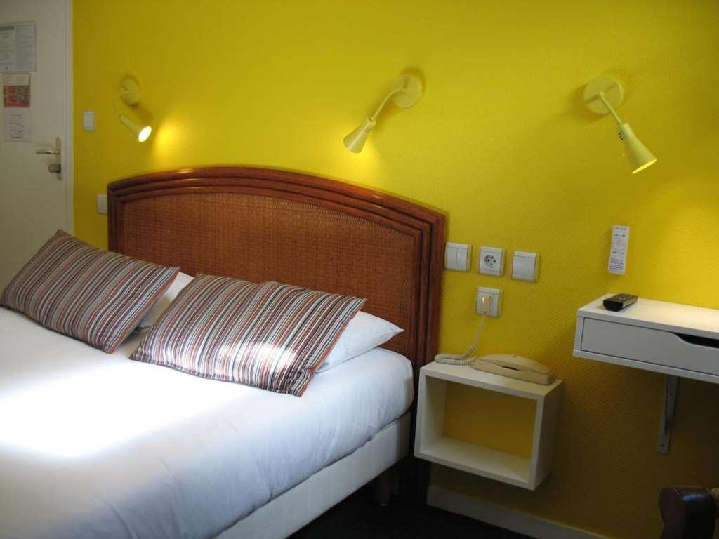 Hotel De Caen Room photo
